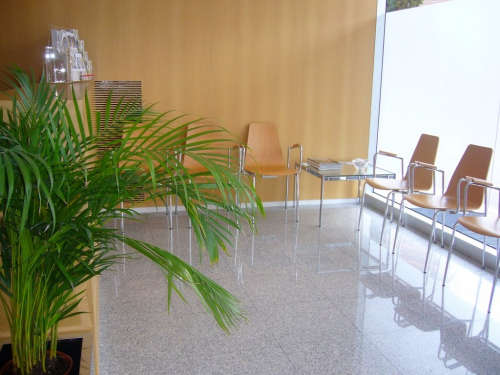 Sala de espera Instituto Bernabeu Benidorm